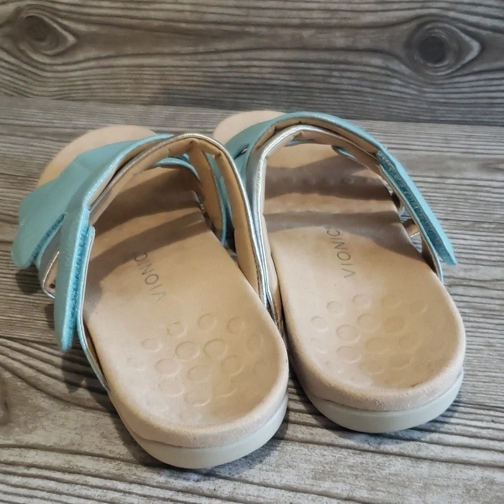 Vionic Hadlie 11 baby blue and silver slide woman sandals